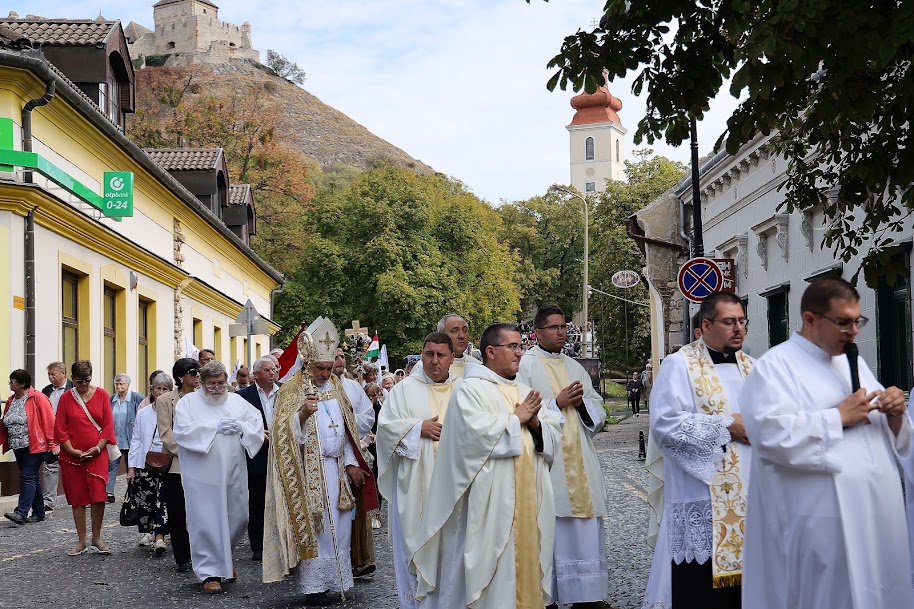 Fájdalmas Anya búcsú képei (2026.szeptember.13.)